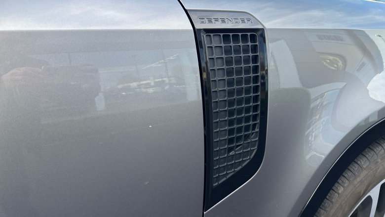 Land Rover Defender 3.0 D300 X 90 3dr Auto Diesel Estate